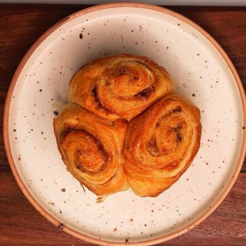 Caramelised Pecan Nuts Roll