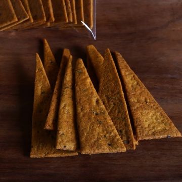 Tomato and Herb Crackers