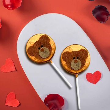 teddy-shaped lollipop made of 35% milk chocolate.